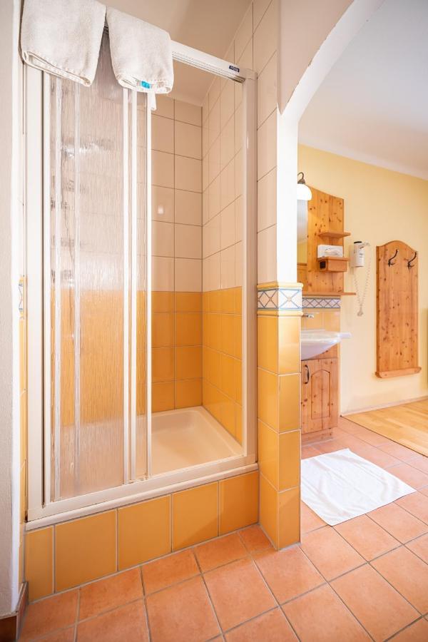 סנט מרטין אם טננגבירגה Mayer - Wirtshaus Und Dorfhotel מראה חיצוני תמונה