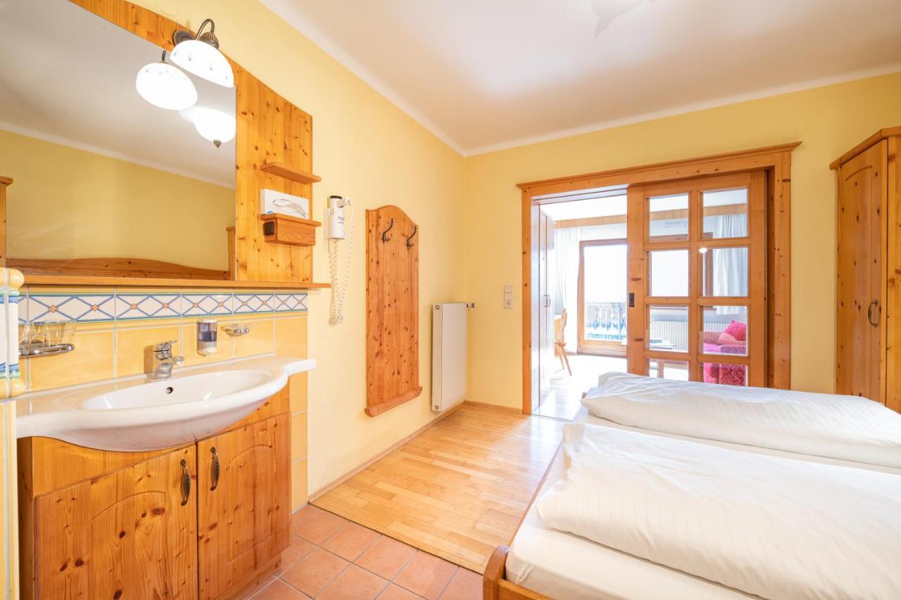 סנט מרטין אם טננגבירגה Mayer - Wirtshaus Und Dorfhotel מראה חיצוני תמונה